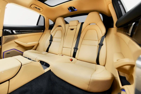 Red Porsche Panamera Photo 5