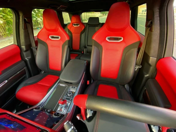 Синий Range Rover Sport SVR Photo 6