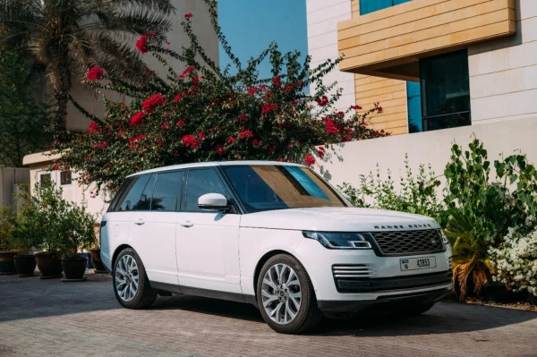 Белый Range Rover Vogue Photo 3