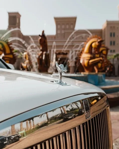 Белый Rolls Royce Cullinan Photo 3