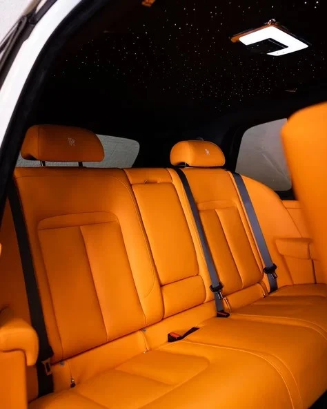 Белый Rolls Royce Cullinan Photo 10