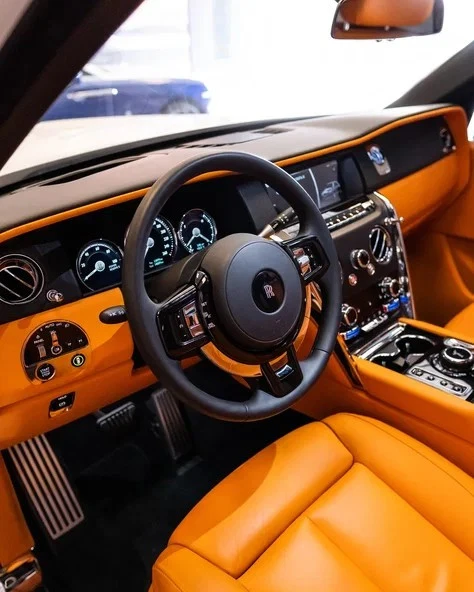 Белый Rolls Royce Cullinan Photo 11