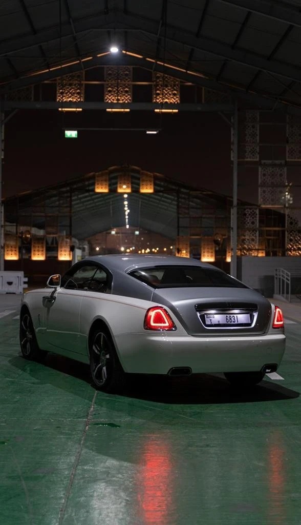 White Rolls Royce Wraith Photo 2