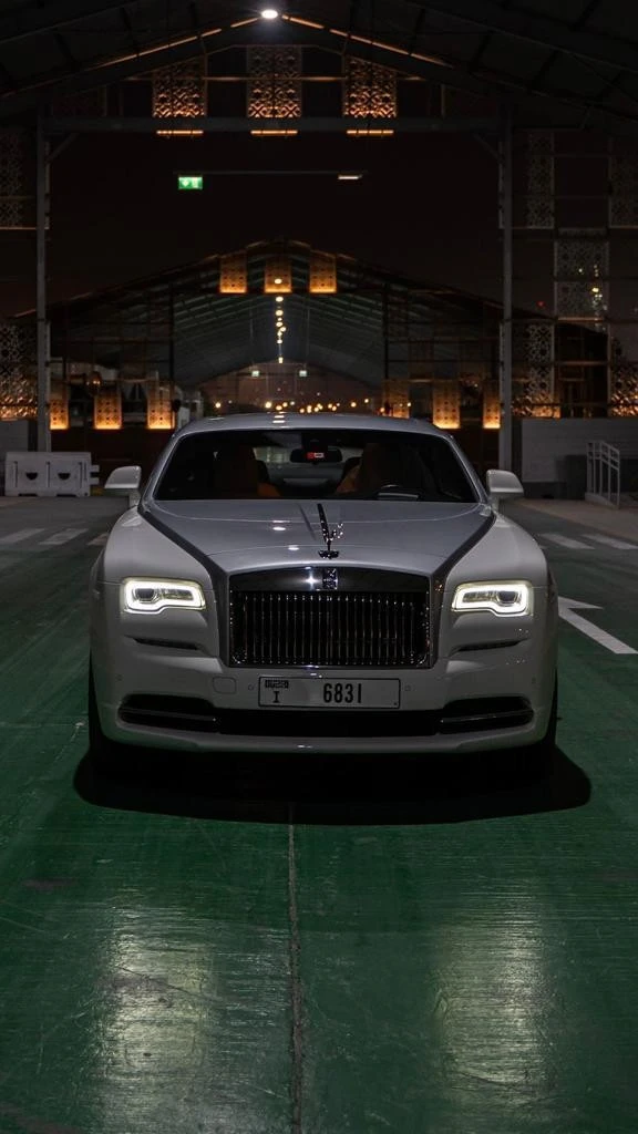 White Rolls Royce Wraith Photo 3