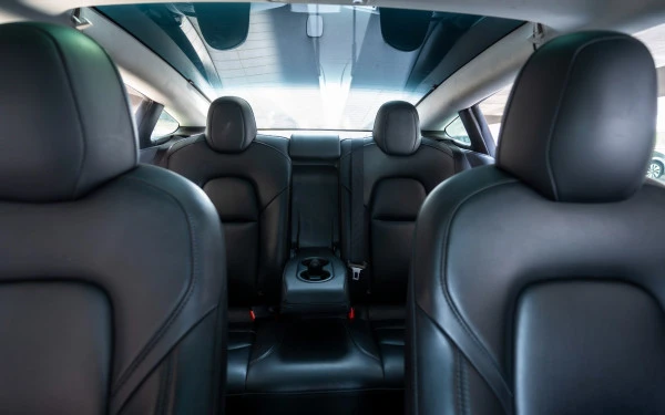 White Tesla Model 3 Photo 13