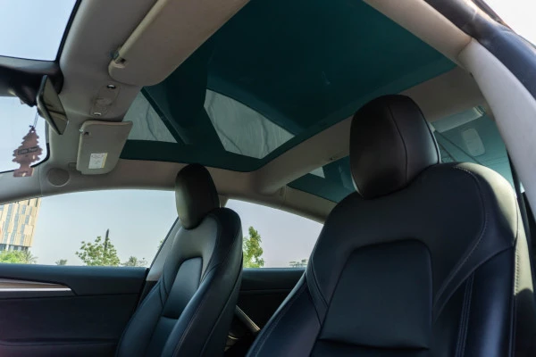 Белый Tesla Model 3 Photo 7