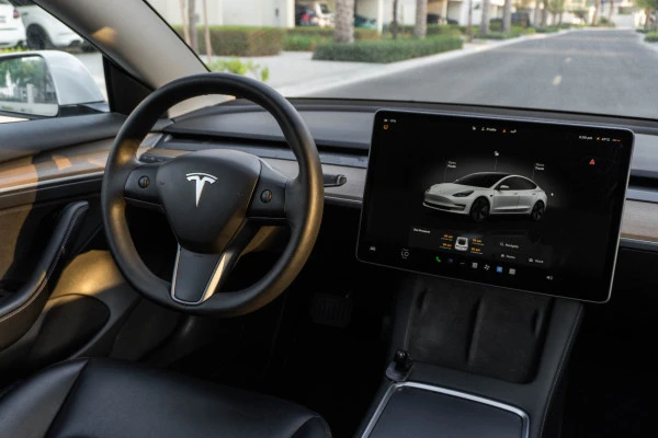 White Tesla Model 3 Photo 12