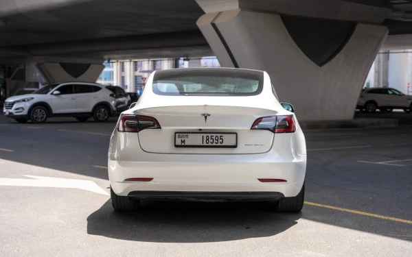 White Tesla Model 3 Photo 7