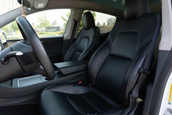 Белый Tesla Model Y Long Range Photo 7