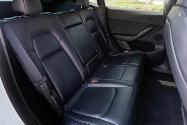 Белый Tesla Model Y Long Range Photo 12