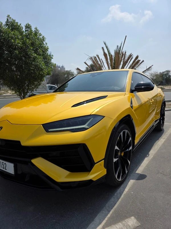 Yellow Lamborghini Urus MY20 Photo 4