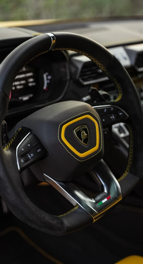 Yellow Lamborghini Urus Photo 3