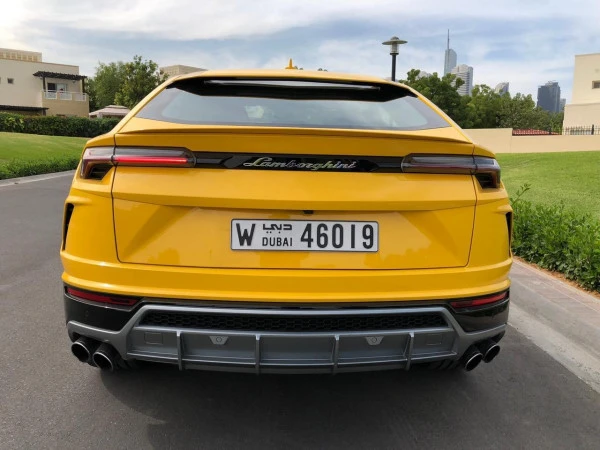 Yellow Lamborghini Urus Photo 3