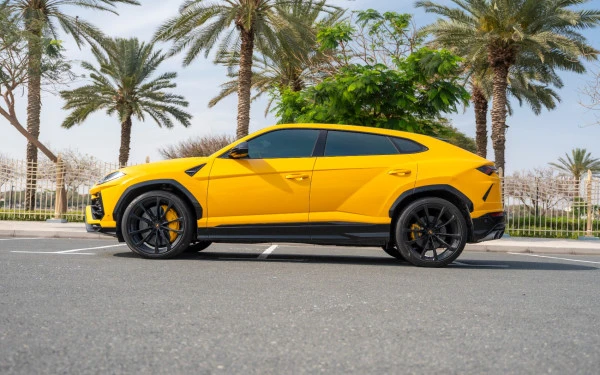 Yellow Lamborghini Urus Photo 3