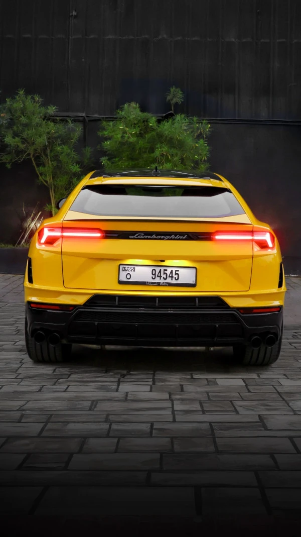 Желтый Lamborghini Urus Photo 4
