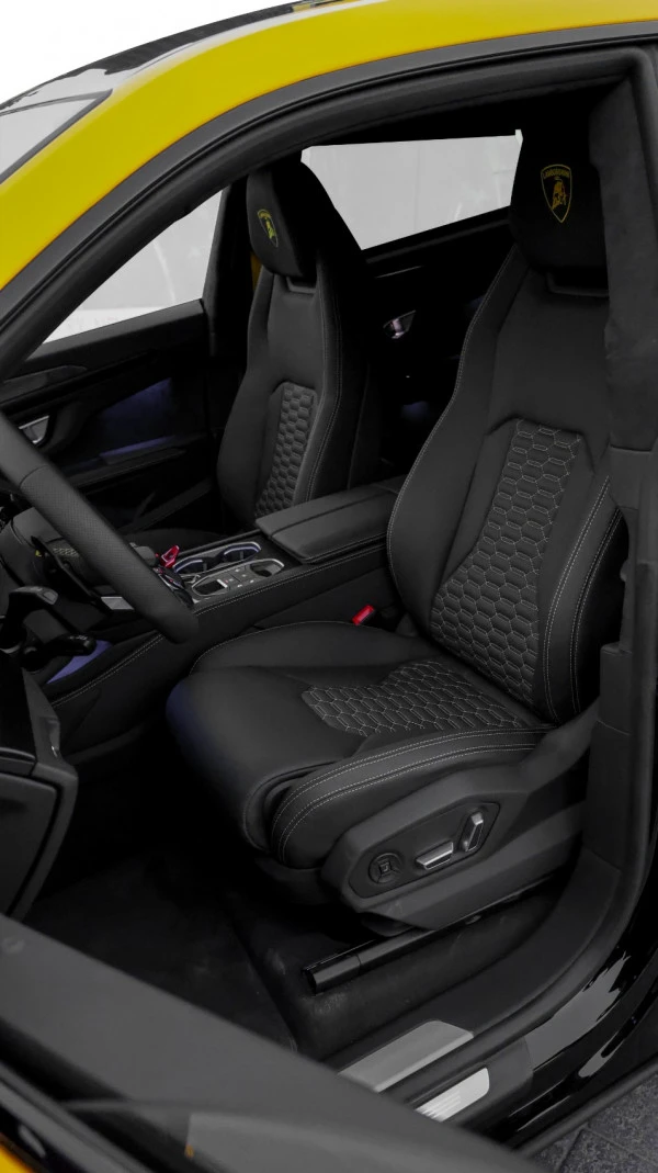 Желтый Lamborghini Urus Photo 5