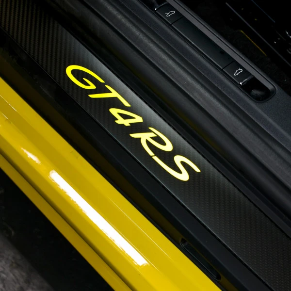 Желтый Porsche GT4 Photo 3