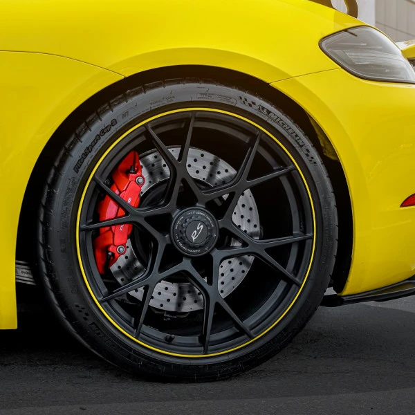Желтый Porsche GT4 Photo 10